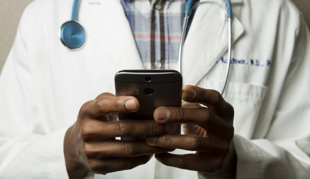 Healthcare monitoring concept for blood pressure guide