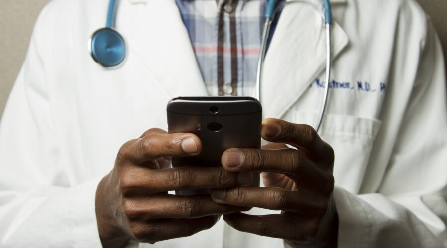 Healthcare monitoring concept for blood pressure guide